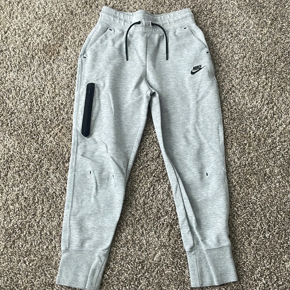 nike tech sweatpants